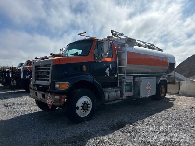 Sterling L7500 運油車