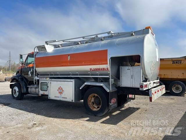 Sterling L7500 運油車