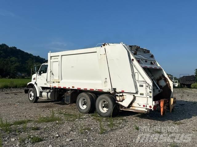 Sterling L7500 垃圾車