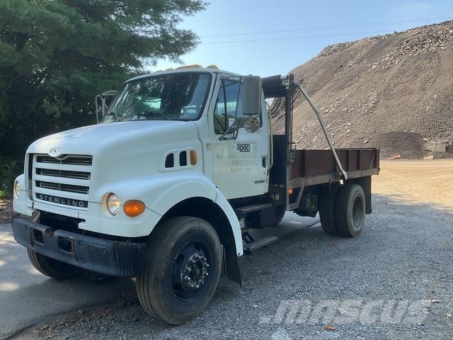 Sterling L7500 傾卸式卡車