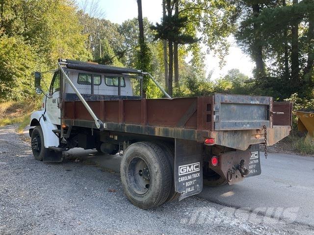 Sterling L7500 傾卸式卡車