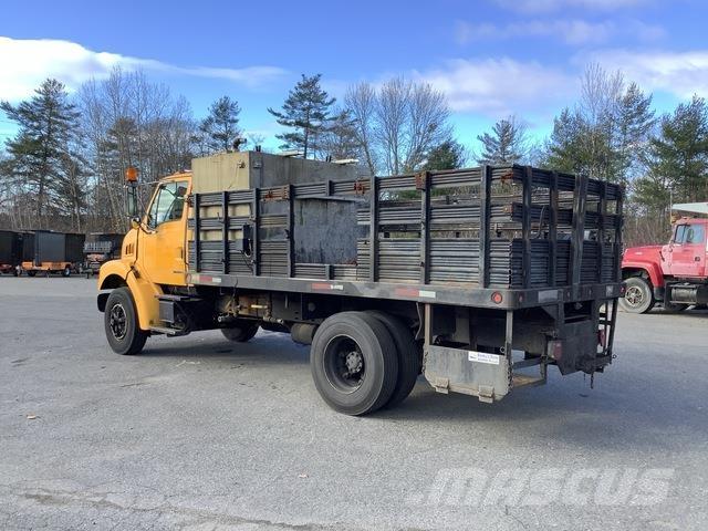 Sterling L7500 平板式/側卸式卡車