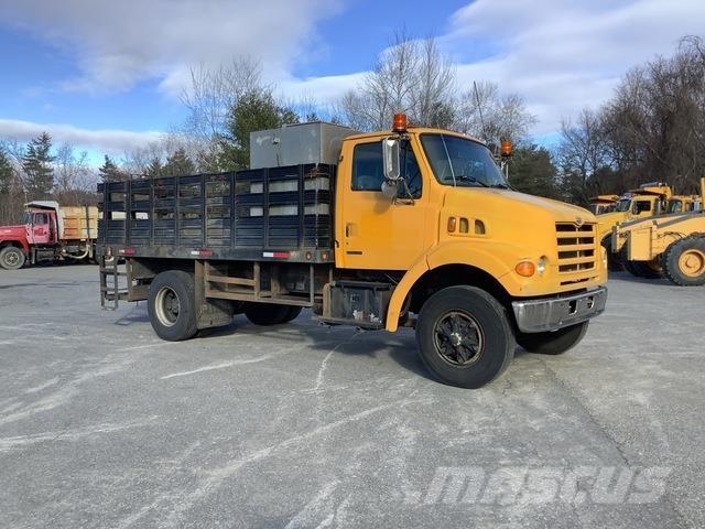 Sterling L7500 平板式/側卸式卡車