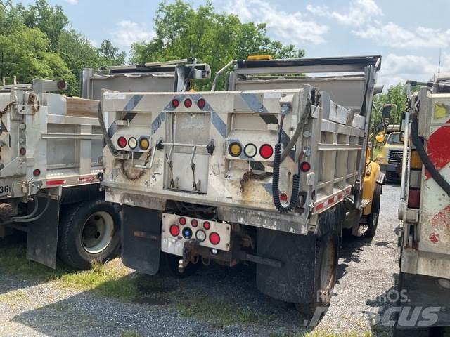 Sterling L8500 傾卸式卡車
