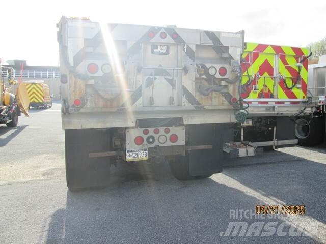 Sterling L8500 傾卸式卡車
