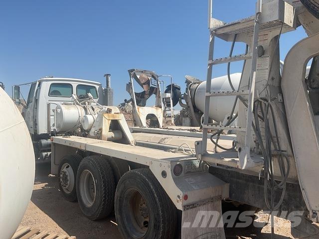 Sterling L9500 其他貨車