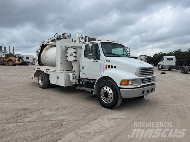 Sterling M7500 組合/真空油槽車