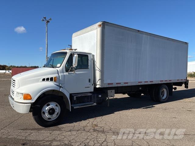 Sterling M7500 貨箱式卡車