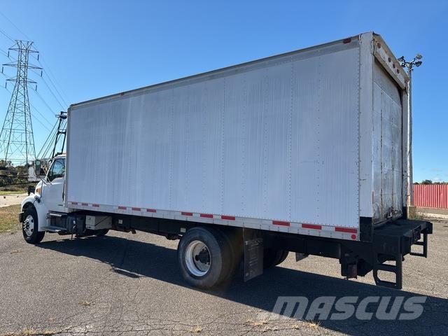 Sterling M7500 貨箱式卡車