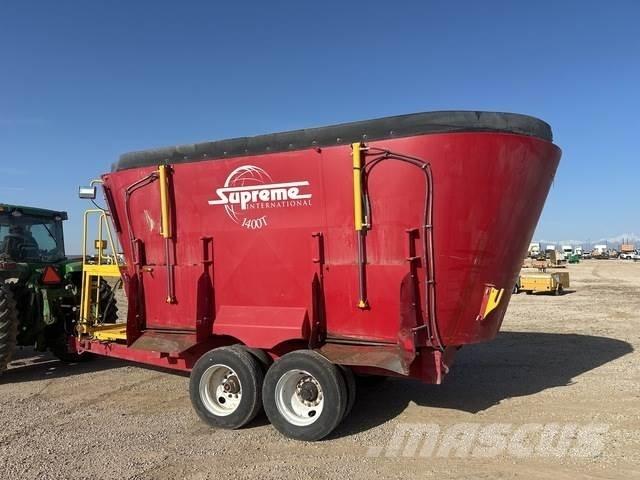 Supreme 1400T 青飼料搬運車