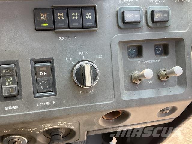 Tadano TR600N 越野起重機