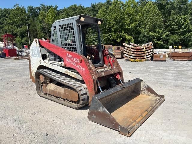 Takeuchi TL10 滑移轉向裝載機