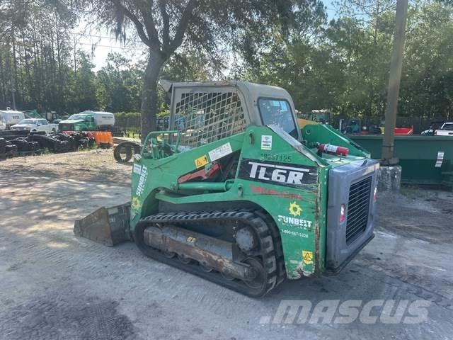 Takeuchi TL6R 滑移轉向裝載機