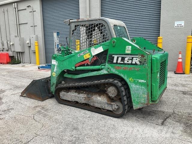 Takeuchi TL6R 滑移轉向裝載機
