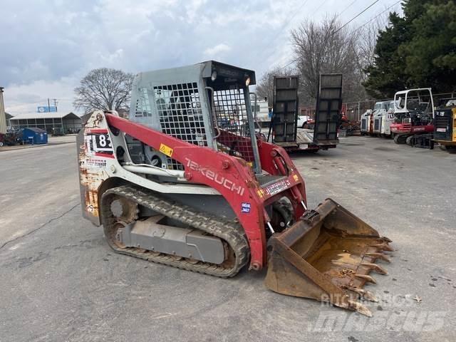 Takeuchi TL8 滑移轉向裝載機