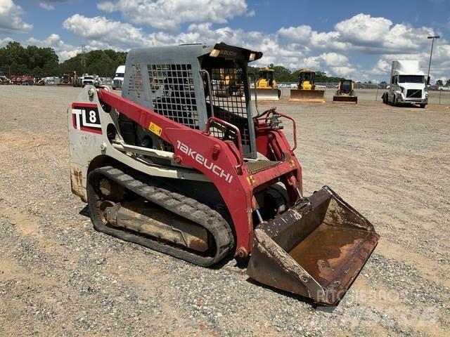 Takeuchi TL8 滑移轉向裝載機