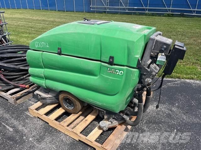 Tennant 5680 室內掃倉機