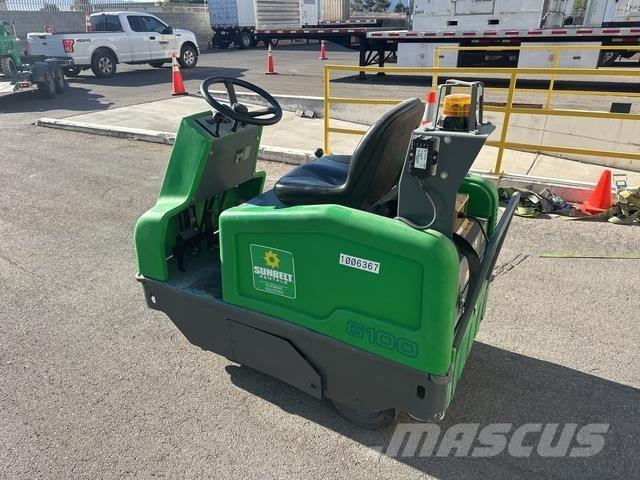 Tennant 6100 室內掃倉機