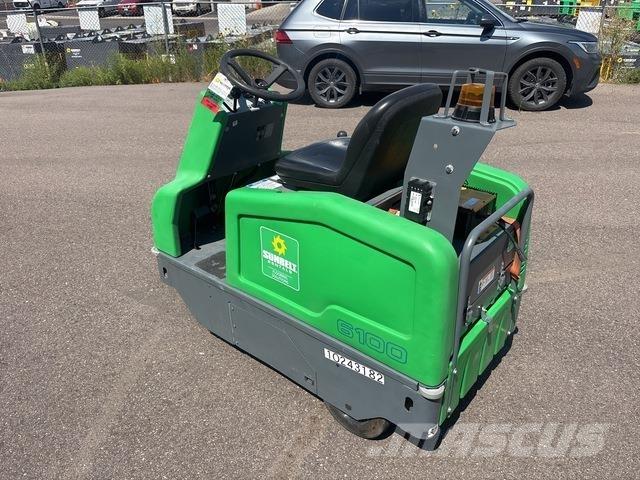 Tennant 6100 室內掃倉機