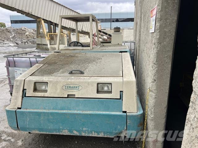 Tennant 800 室內掃倉機