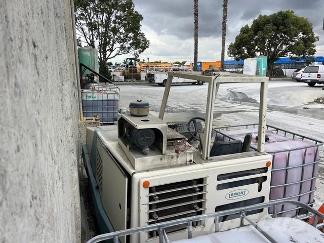 Tennant 800 室內掃倉機