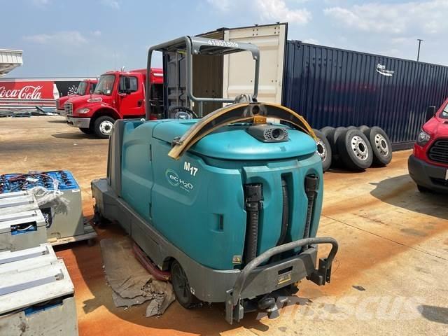 Tennant M17 室內掃倉機