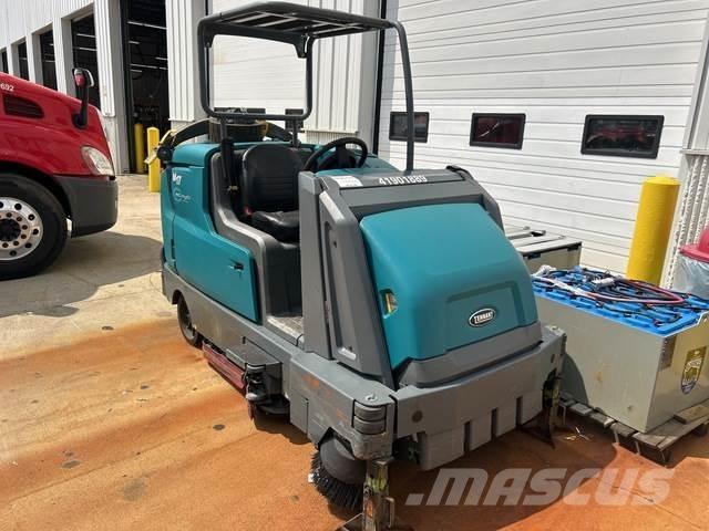 Tennant M17 室內掃倉機