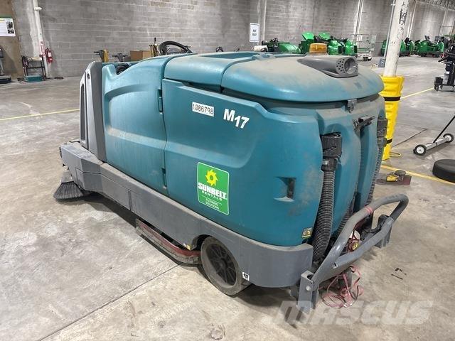 Tennant M17 洗地吸乾機