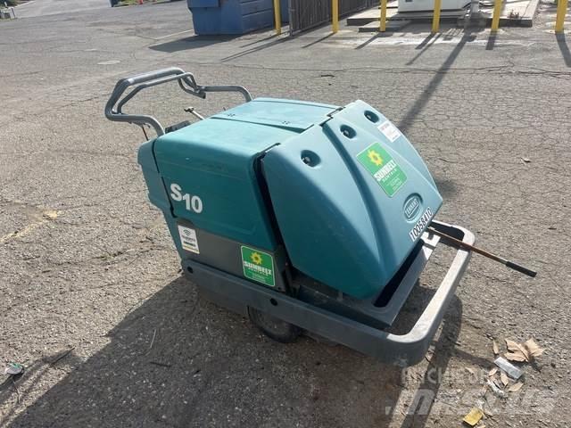 Tennant S10 室內掃倉機