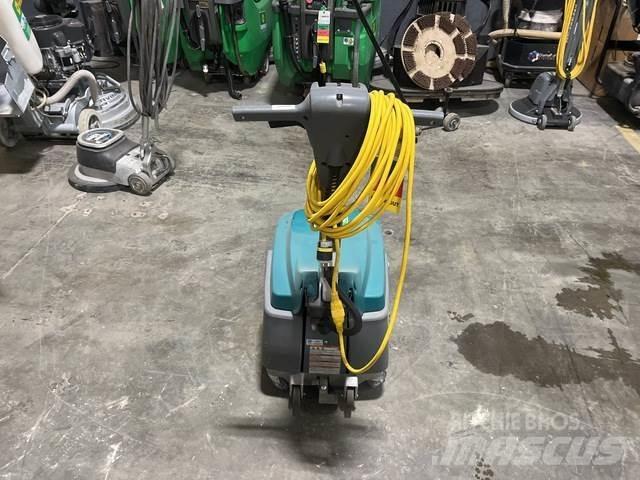 Tennant T1 洗地吸乾機
