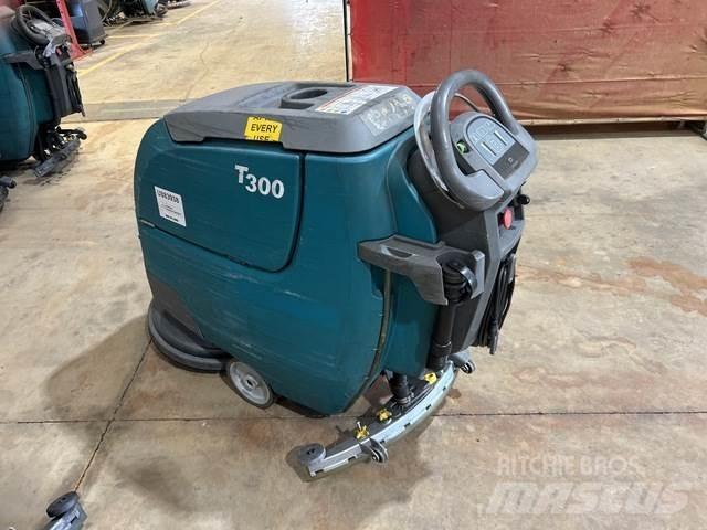 Tennant T300 洗地吸乾機