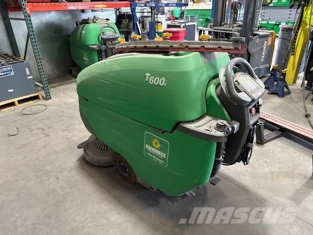 Tennant T600E 洗地吸乾機