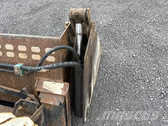 Terex PT30 滑移轉向裝載機