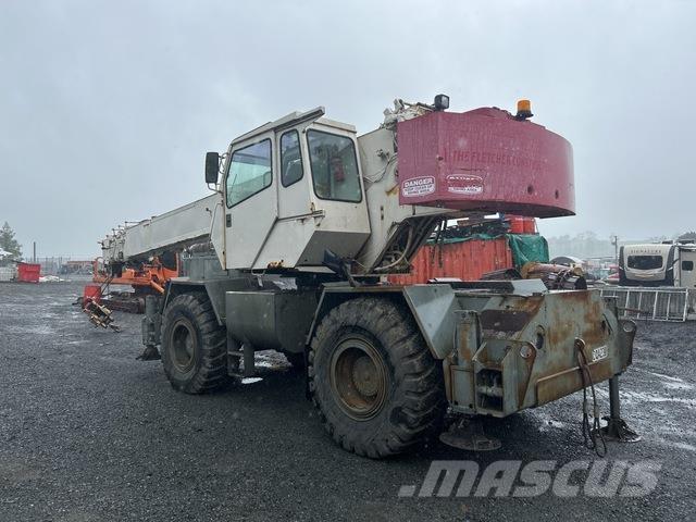 Terex RT130 越野起重機