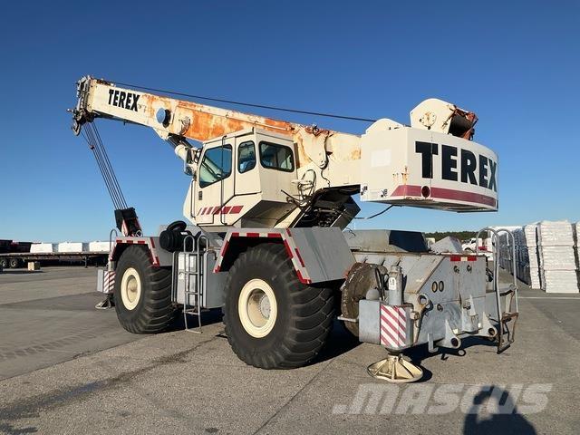 Terex RT135 越野起重機