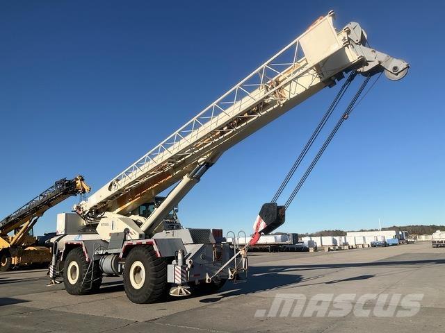 Terex RT135 越野起重機
