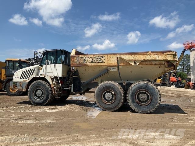 Terex TA300 鉸接式起吊車