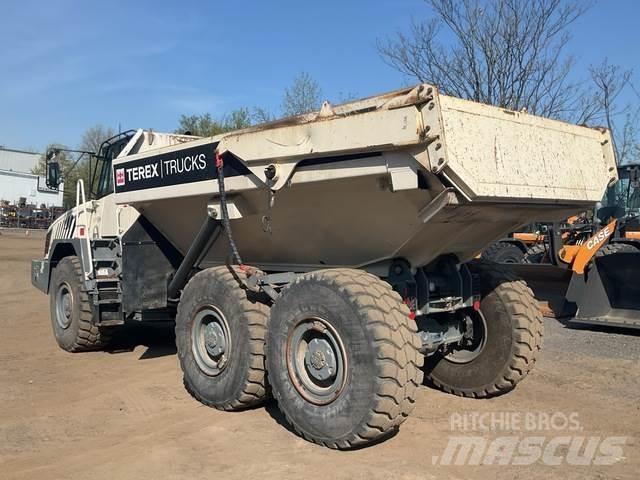 Terex TA300 鉸接式起吊車