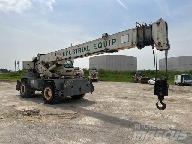 Terex TR230 越野起重機