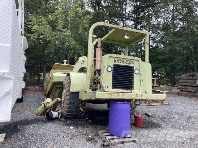 Terex TS14B 刮土機