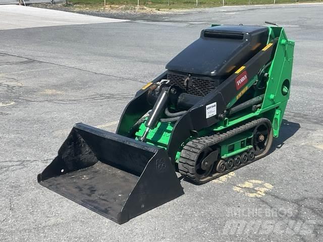 Toro 22323G 滑移轉向裝載機