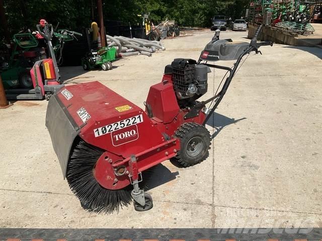 Toro 23740 室內掃倉機