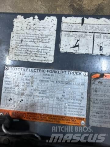 Toyota 8FBCU25 電動堆高機