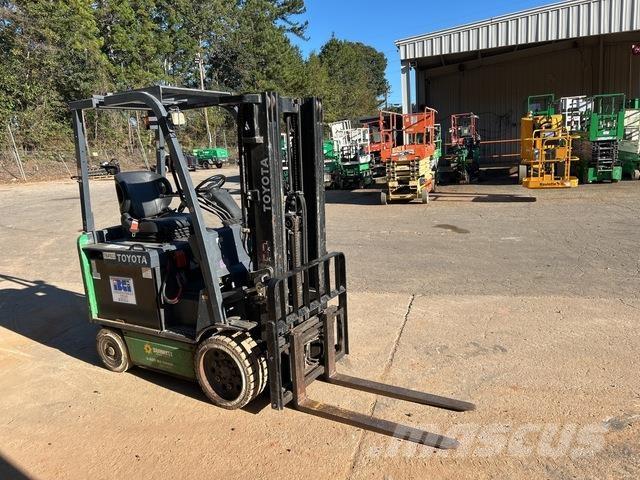 Toyota 8FBCU25 電動堆高機