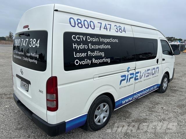 Toyota HiAce 廂式貨物運輸車