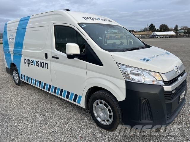 Toyota HiAce 廂式貨物運輸車