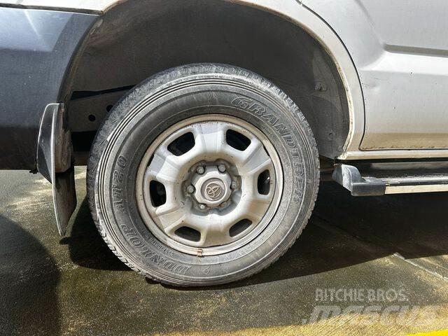 Toyota Prado 汽車