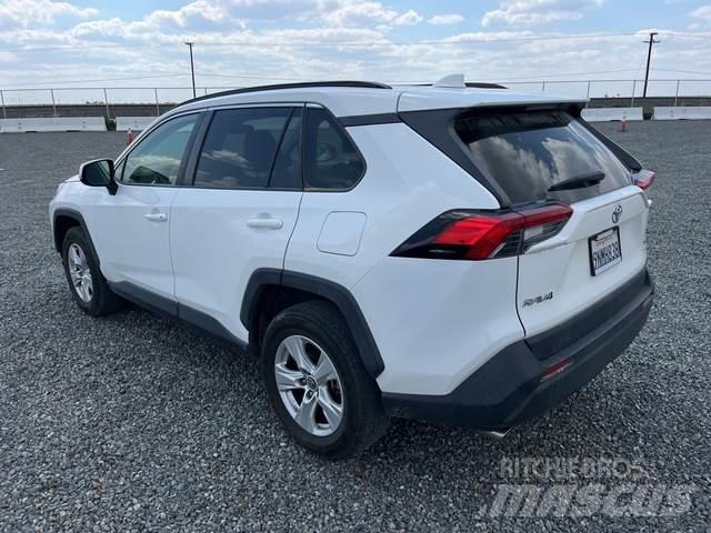 Toyota RAV4 汽車