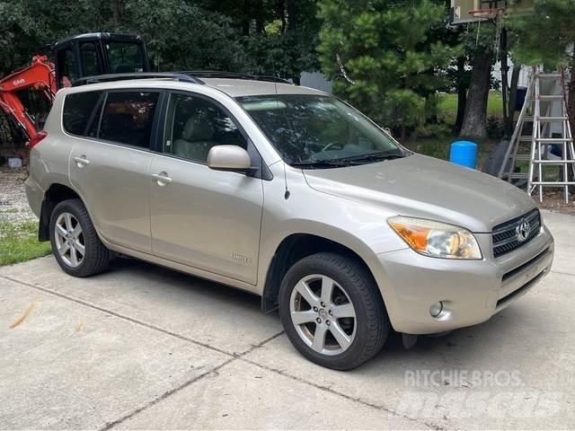 Toyota RAV4 汽車