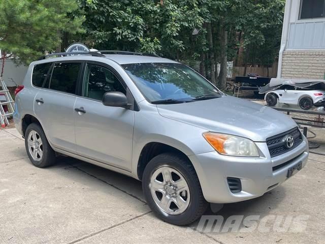 Toyota RAV4 汽車